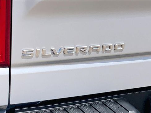 Used 2022 Chevrolet Silverado 1500 RST w/ Texas Edition Plus AWD/4WD image 10