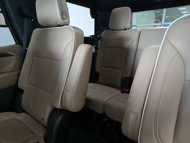 Used 2024 Chevrolet Tahoe Premier AWD/4WD image 13