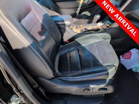 Used 2017 GMC Acadia Denali w/ Technology Package image 9