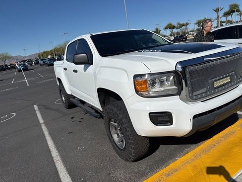 Used 2015 GMC Canyon 2WD Crew Cab image 3