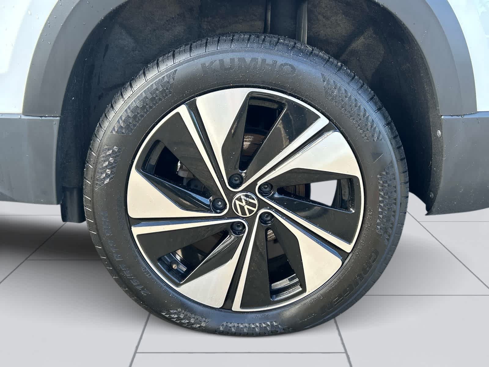 Used 2025 Volkswagen Taos SE AWD/4WD image 10