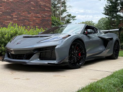 Used 2025 Chevrolet Corvette ZR1 w/ ZR1 Carbon Fiber Aero Package image 7