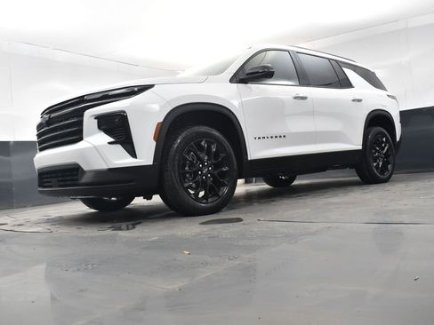 New 2026 Chevrolet Traverse LT w/ Midnight/Sport Edition AWD/4WD image 13