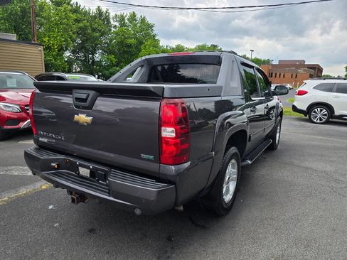 Used 2011 Chevrolet Avalanche LT w/ Luxury Package AWD/4WD image 3