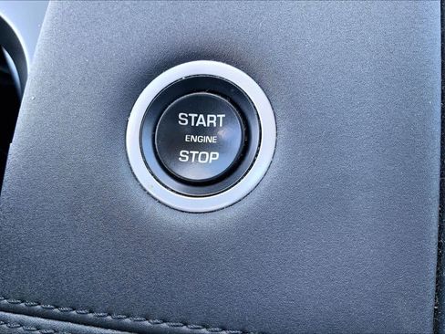 Used 2020 Land Rover Discovery Sport image 31