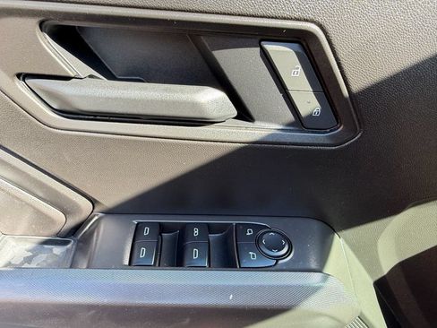 Used 2025 Chevrolet Colorado Trail Boss AWD/4WD image 22