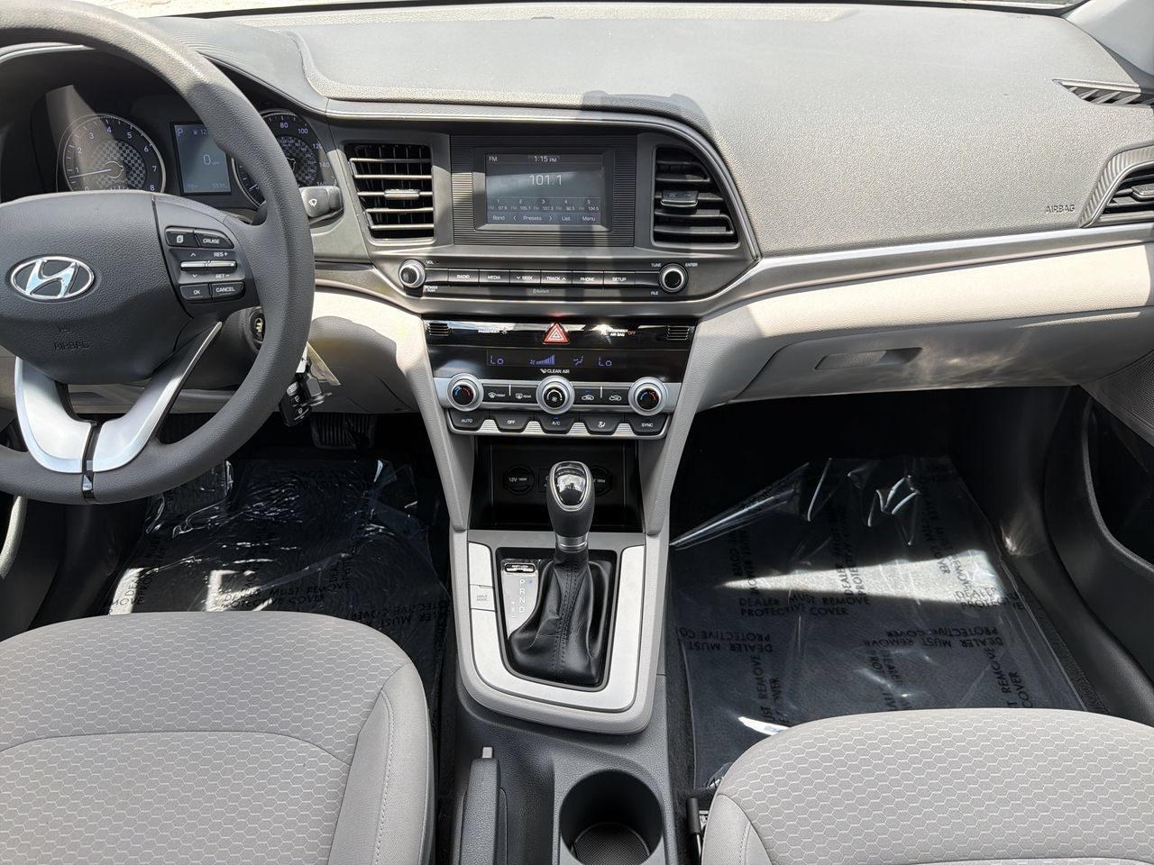 Used 2020 Hyundai Elantra SE FWD image 14