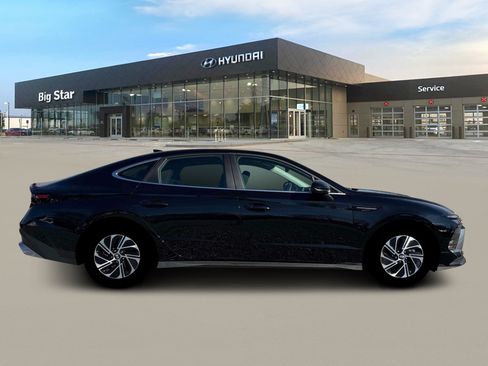 New 2026 Hyundai Sonata Blue FWD image 9