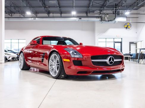 Used 2012 Mercedes-Benz SLS AMG Coupe image 3