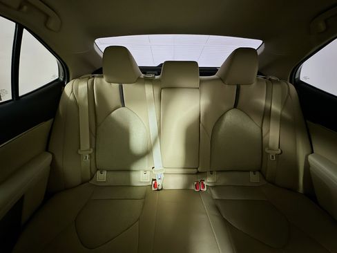 Used 2023 Toyota Camry LE image 29