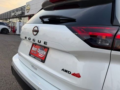 New 2026 Nissan Rogue SV AWD/4WD image 33