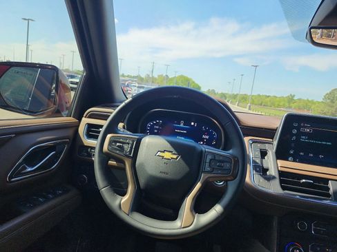 Used 2023 Chevrolet Tahoe High Country AWD/4WD image 15