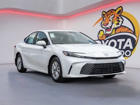 New 2026 Toyota Camry LE FWD image 3