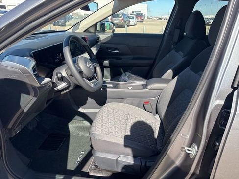 New 2026 Nissan Kicks SV w/ SV Premium Package FWD image 6