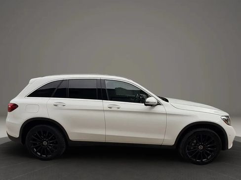 Used 2018 Mercedes-Benz GLC 300 4MATIC image 4