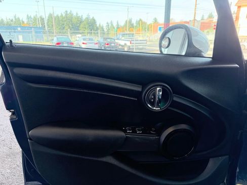 Used 2015 MINI Cooper 4-Door Hardtop image 12