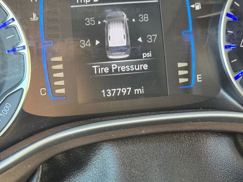 Used 2019 Chrysler Pacifica Touring-L FWD image 27