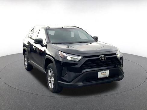 Used 2025 Toyota RAV4 XLE image 3