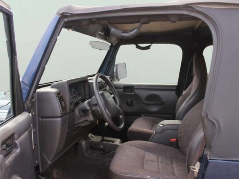 Used 2002 Jeep Wrangler X AWD/4WD image 6
