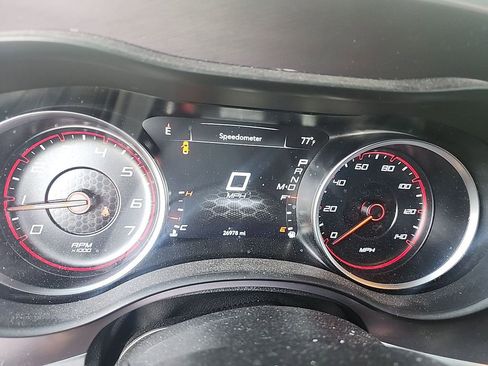 Used 2019 Dodge Charger SXT RWD image 9