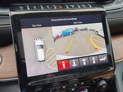 Used 2024 Jeep Grand Cherokee Summit image 13