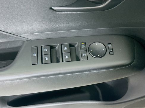 Used 2025 Hyundai Kona SEL image 15