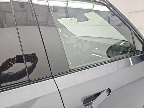 Used 2024 Rivian R1S Adventure AWD/4WD image 38