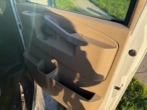 Used 2019 Chevrolet Express 2500 w/ Driver Convenience Package RWD image 7