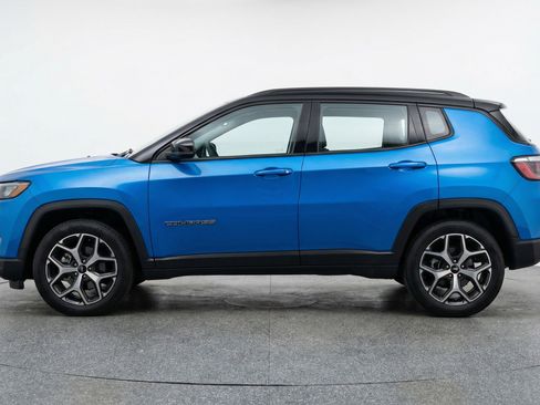 Used 2025 Jeep Compass Limited AWD/4WD image 5