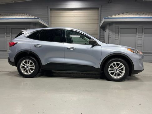 Used 2022 Ford Escape SE w/ Cold Weather Package AWD/4WD image 8