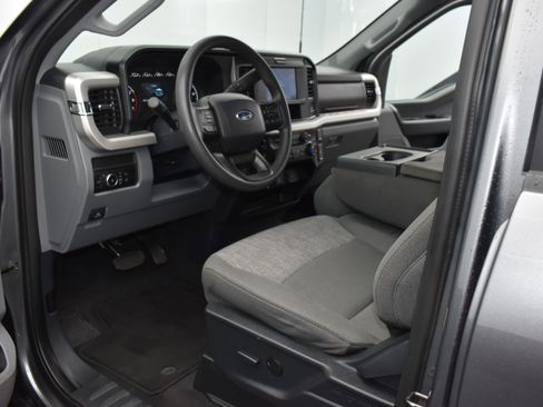 Used 2025 Ford F250 XLT image 12