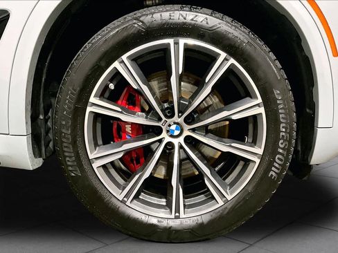 Used 2024 BMW X5 xDrive40i w/ M Sport Package AWD/4WD image 10