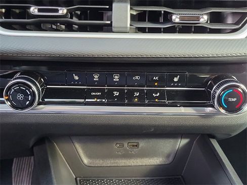 New 2026 Chevrolet Equinox LT image 12