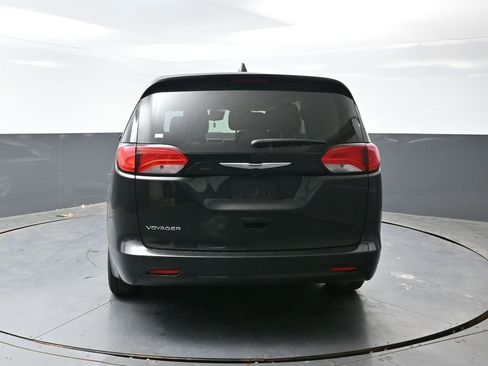 Used 2023 Chrysler Voyager LX FWD image 13