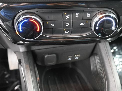 Used 2025 Chevrolet TrailBlazer LT AWD/4WD image 32