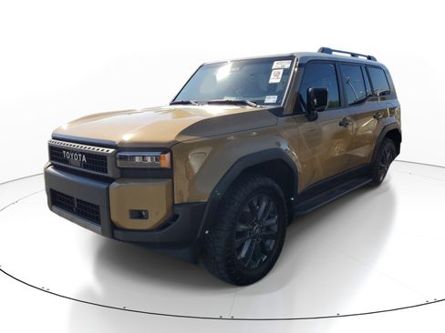 Used 2024 Toyota Land Cruiser image 3