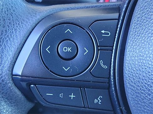 Used 2019 Toyota RAV4 LE image 8