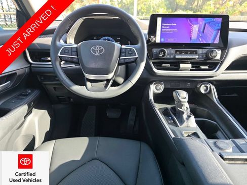 Certified 2024 Toyota Grand Highlander FWD image 7