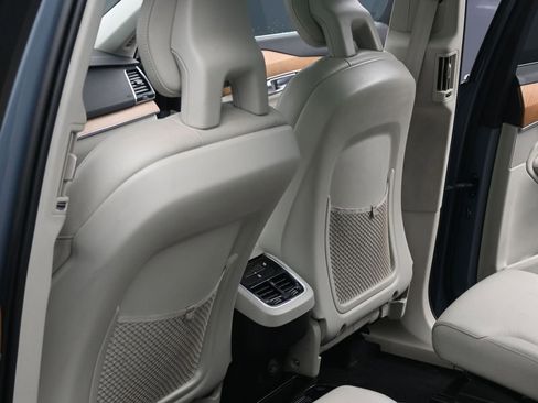 Used 2021 Volvo XC90 T6 Momentum w/ Advanced Package image 18