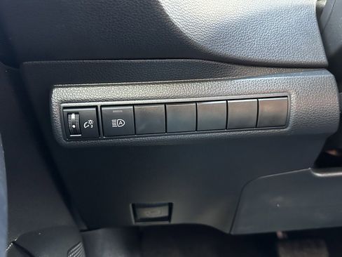 Used 2024 Toyota Corolla LE image 25