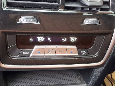 Used 2022 BMW X5 xDrive40i w/ Premium Package image 11