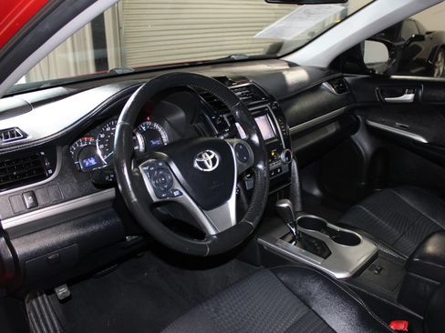 Used 2012 Toyota Camry SE FWD image 20