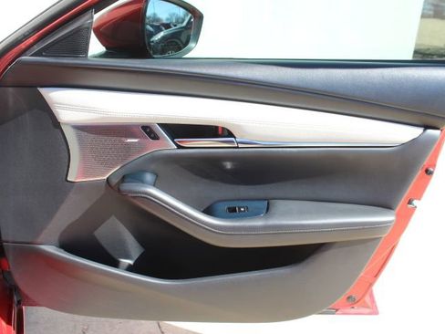 Used 2019 MAZDA MAZDA3 Sedan w/ Premium Package image 38