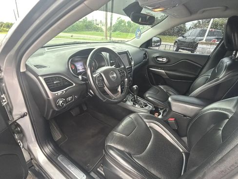 Used 2019 Jeep Cherokee Limited AWD/4WD image 8