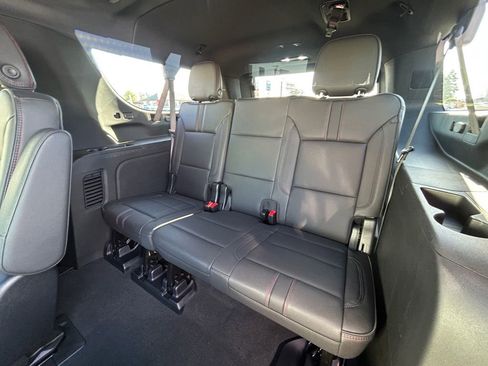 Used 2025 Chevrolet Suburban RST w/ RST Capability Package AWD/4WD image 33