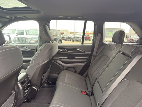 Used 2025 Jeep Grand Cherokee Laredo X w/ Luxury Tech Group I AWD/4WD image 33
