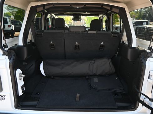 Used 2025 Jeep Wrangler Sahara w/ Safety Group image 13