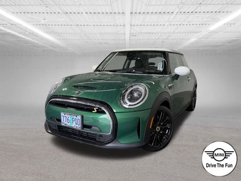 Certified 2024 MINI Cooper SE image 1