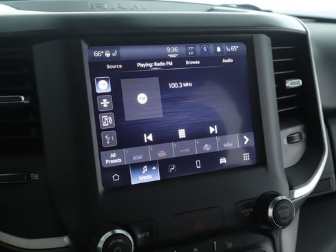 Used 2022 RAM 1500 Big Horn AWD/4WD image 12
