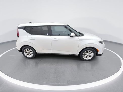 Used 2024 Kia Soul LX w/ Option Group 015 image 9